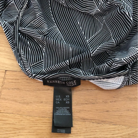 Fun, sexy wrap top with open back - Picture 3 of 3